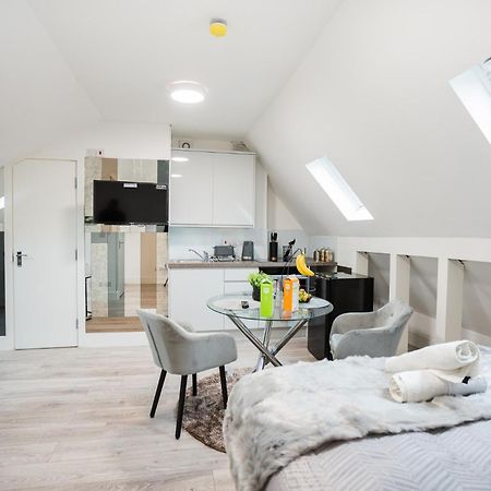 Spacious And Modern Studio In London G מראה חיצוני תמונה